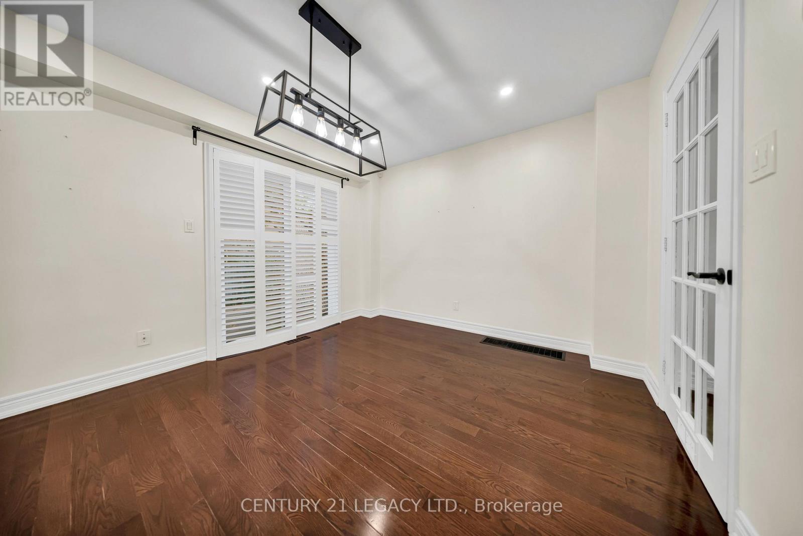 6772 Dolmage Court, Mississauga, Ontario L5N 4V9 - Photo 10 - W13729308