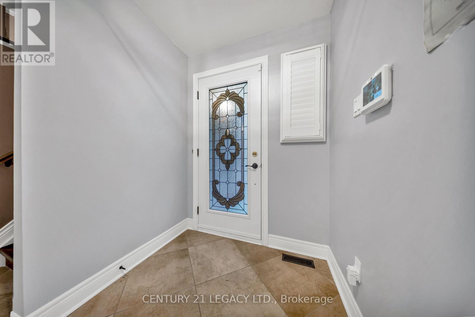 6772 Dolmage Court, Mississauga, Ontario L5N 4V9 - Photo 5 - W13729308