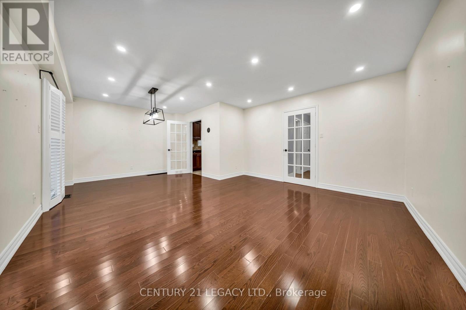 6772 Dolmage Court, Mississauga, Ontario L5N 4V9 - Photo 7 - W13729308