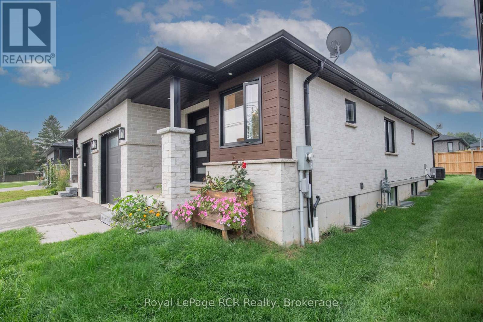 209 Church Street N, Wellington North, Ontario  N0G 2L4 - Photo 3 - X13473388