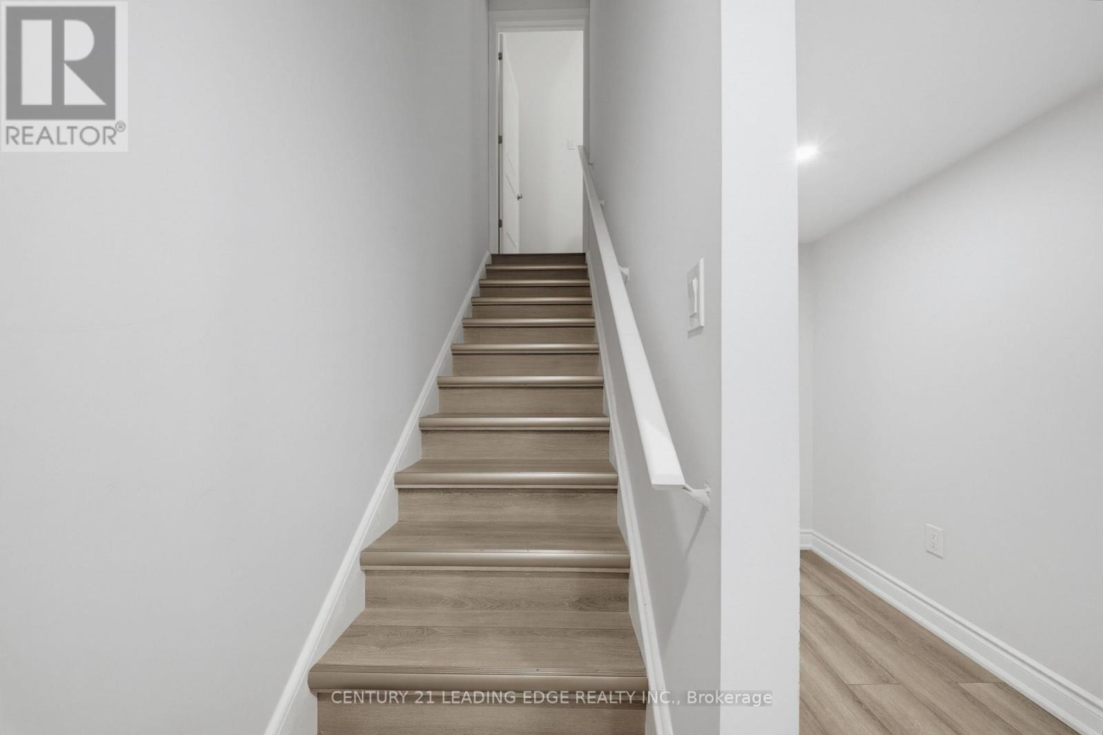 332 Laplante Street, Newmarket, Ontario  L3X 0M5 - Photo 43 - N13730854