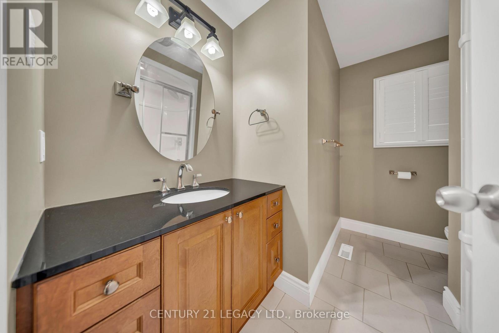 6772 Dolmage Court, Mississauga, Ontario  L5N 4V9 - Photo 31 - W13729308