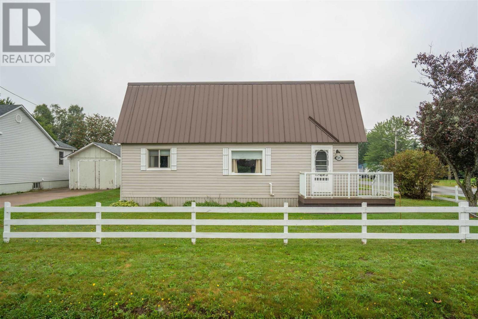 219 Eastern Ave, Sault Ste. Marie, Ontario  P6A 4R5 - Photo 3 - SM262387