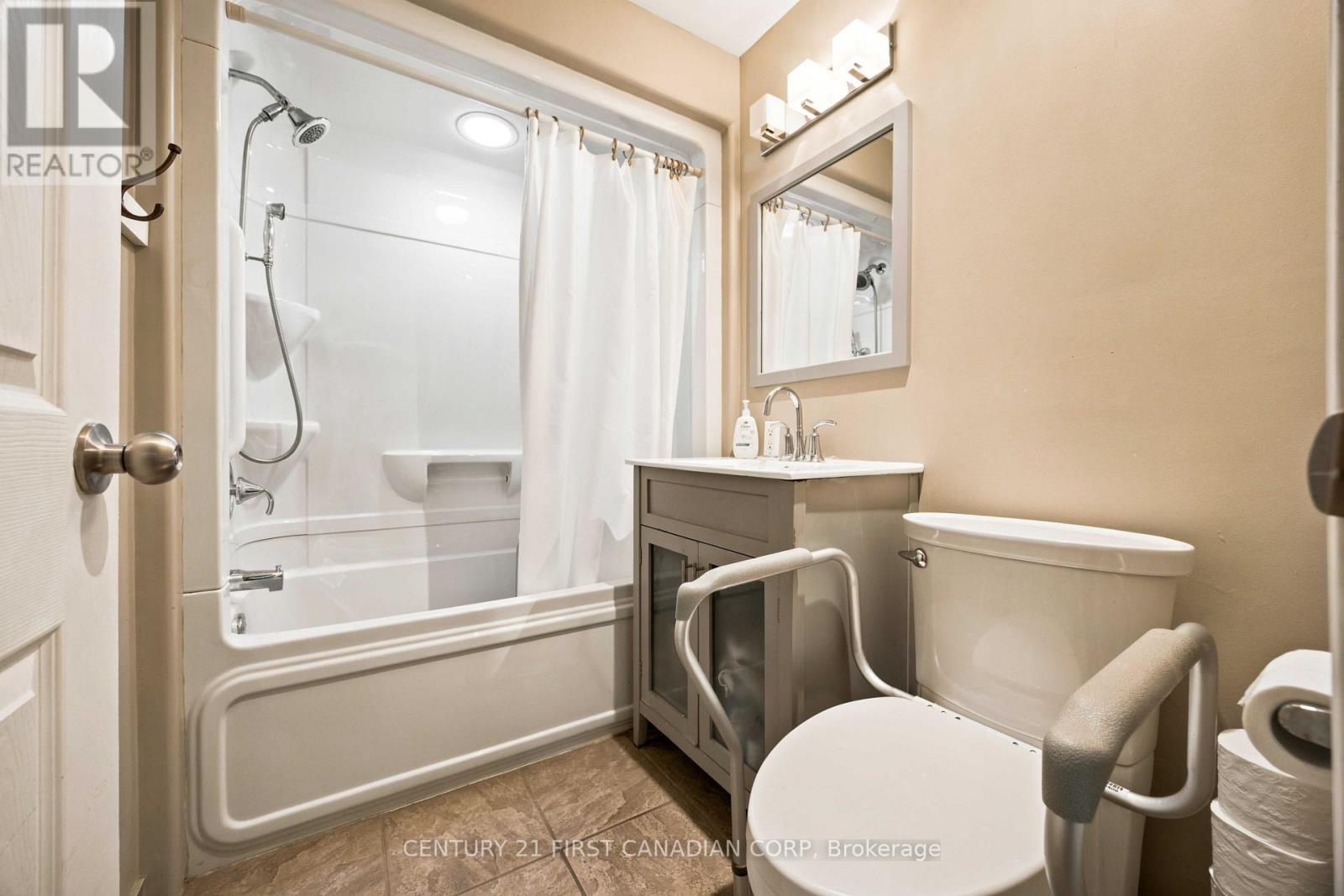 1027 London Road, Sarnia, Ontario  N7S 1N9 - Photo 17 - X13731714