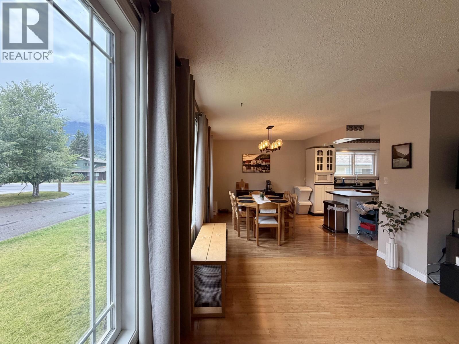 4280 First Avenue, Smithers, British Columbia  V0J 2N0 - Photo 11 - R3160315
