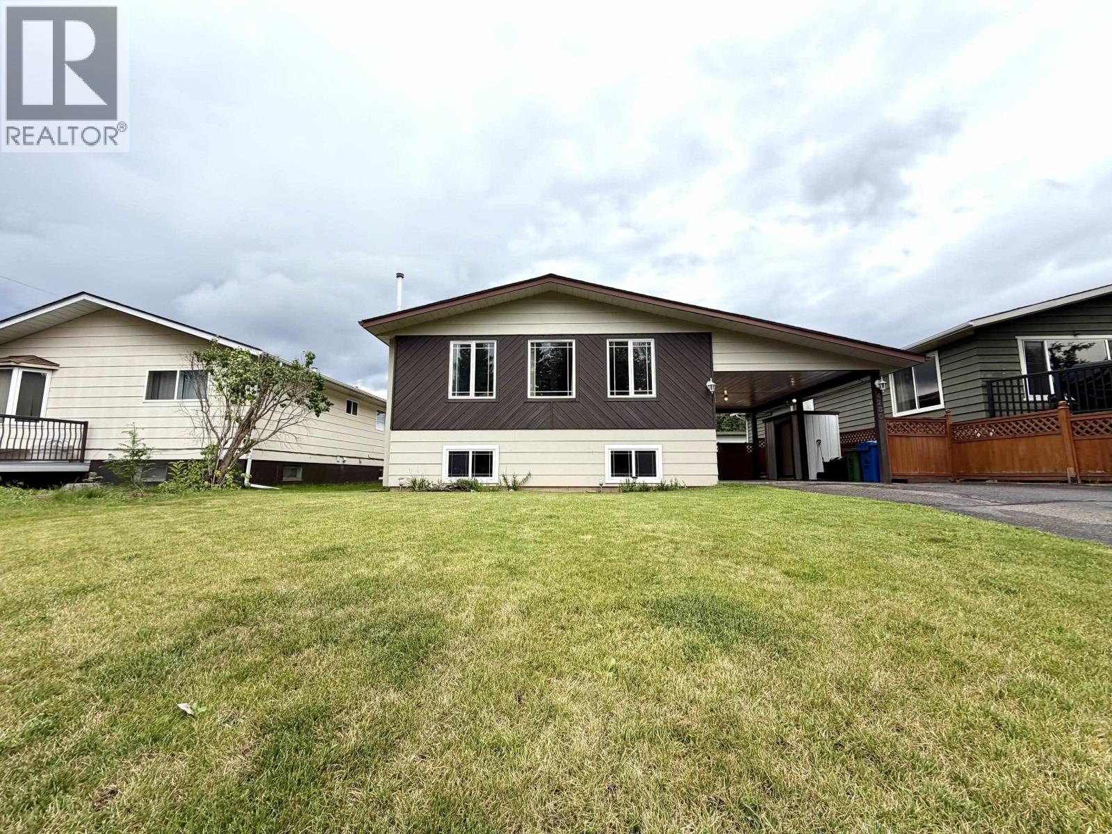4280 First Avenue, Smithers, British Columbia  V0J 2N0 - Photo 2 - R3160315