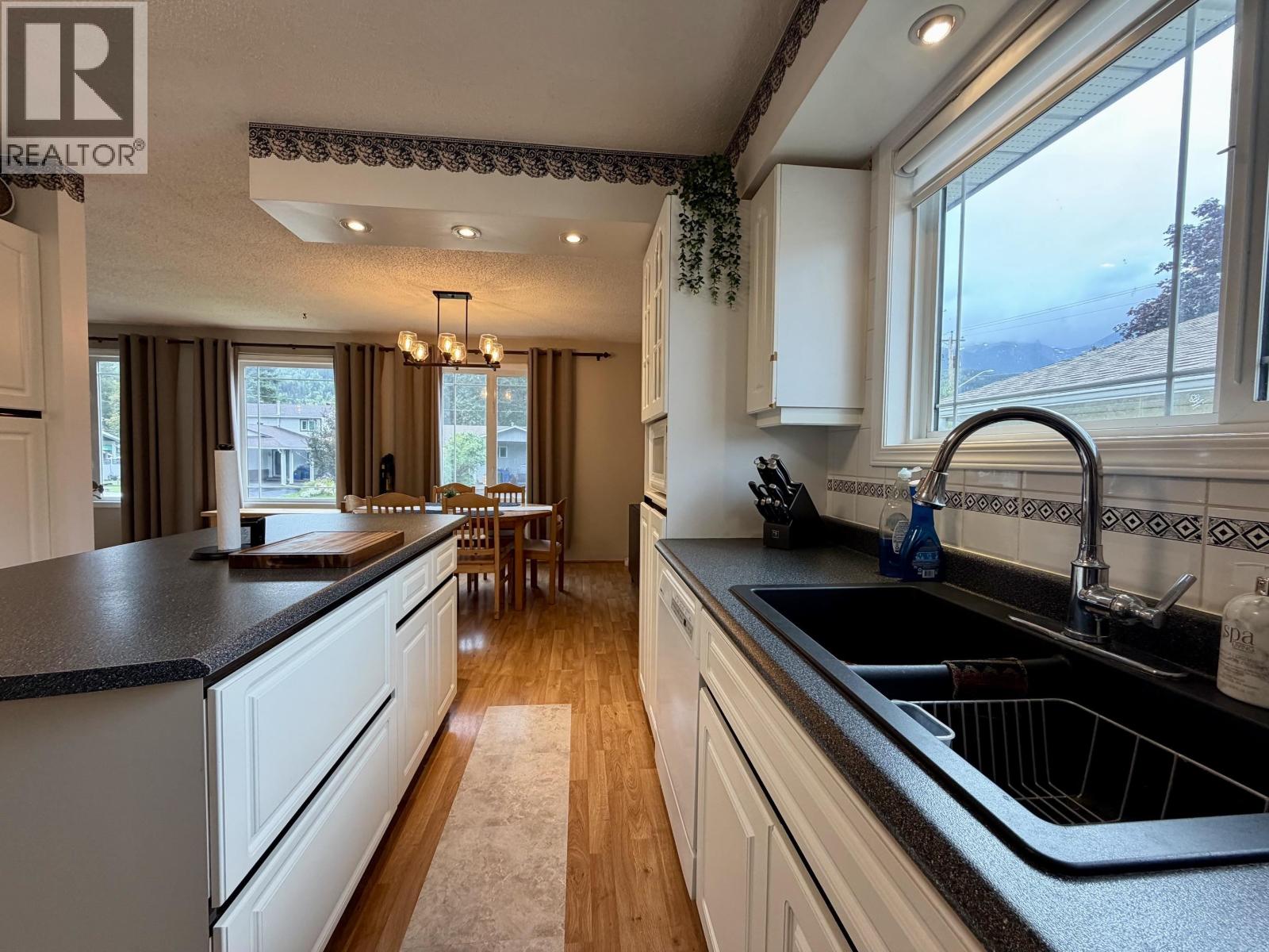 4280 First Avenue, Smithers, British Columbia  V0J 2N0 - Photo 6 - R3160315