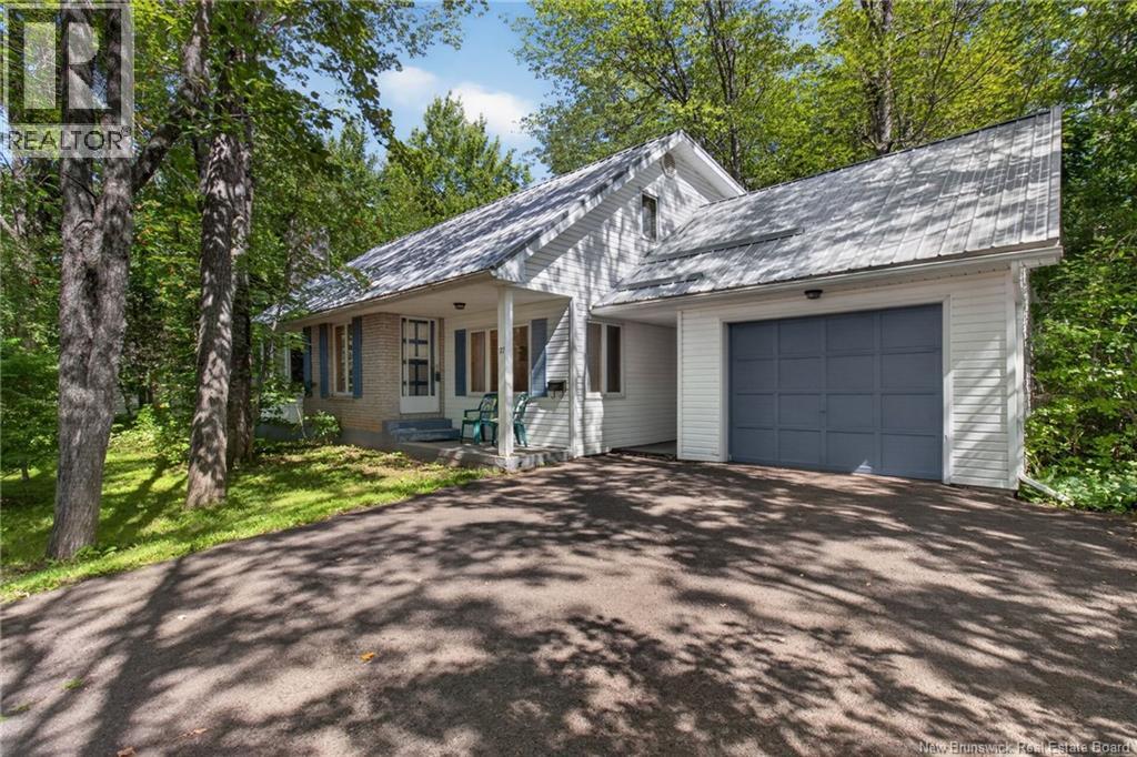 27 Snowdon Court, Moncton, New Brunswick