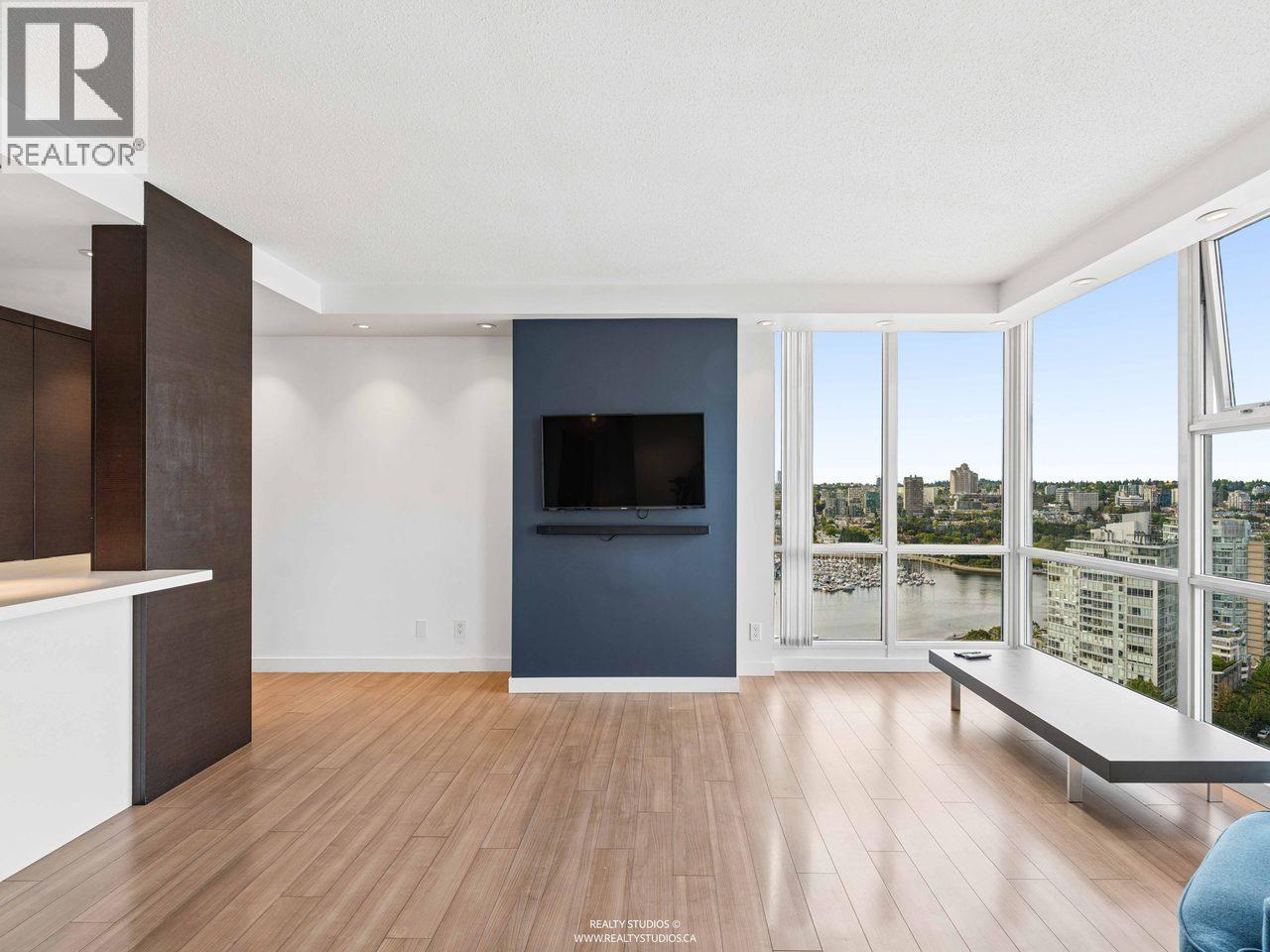 3202 193 Aquarius Mews, Vancouver, British Columbia V6Z 2Z2 - Photo 3 - R3160302
