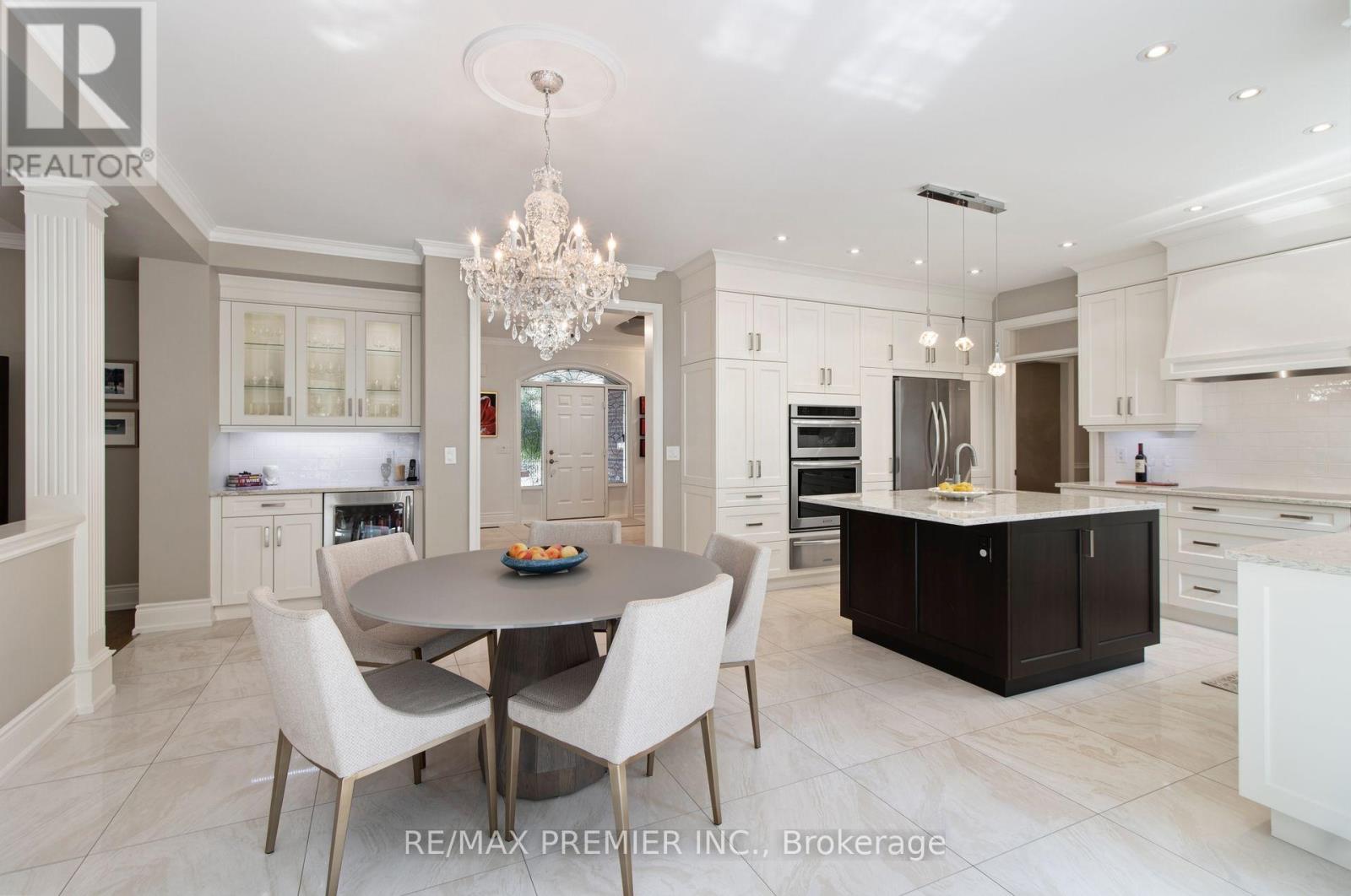 19 Stockdale Crescent, Richmond Hill (North Richvale), Ontario  L4C 3T1 - Photo 14 - N13731748