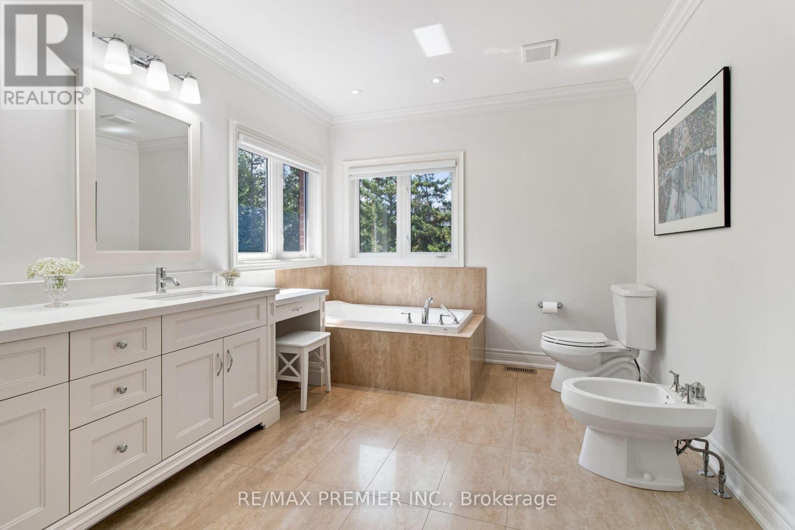 19 Stockdale Crescent, Richmond Hill (North Richvale), Ontario  L4C 3T1 - Photo 32 - N13731748