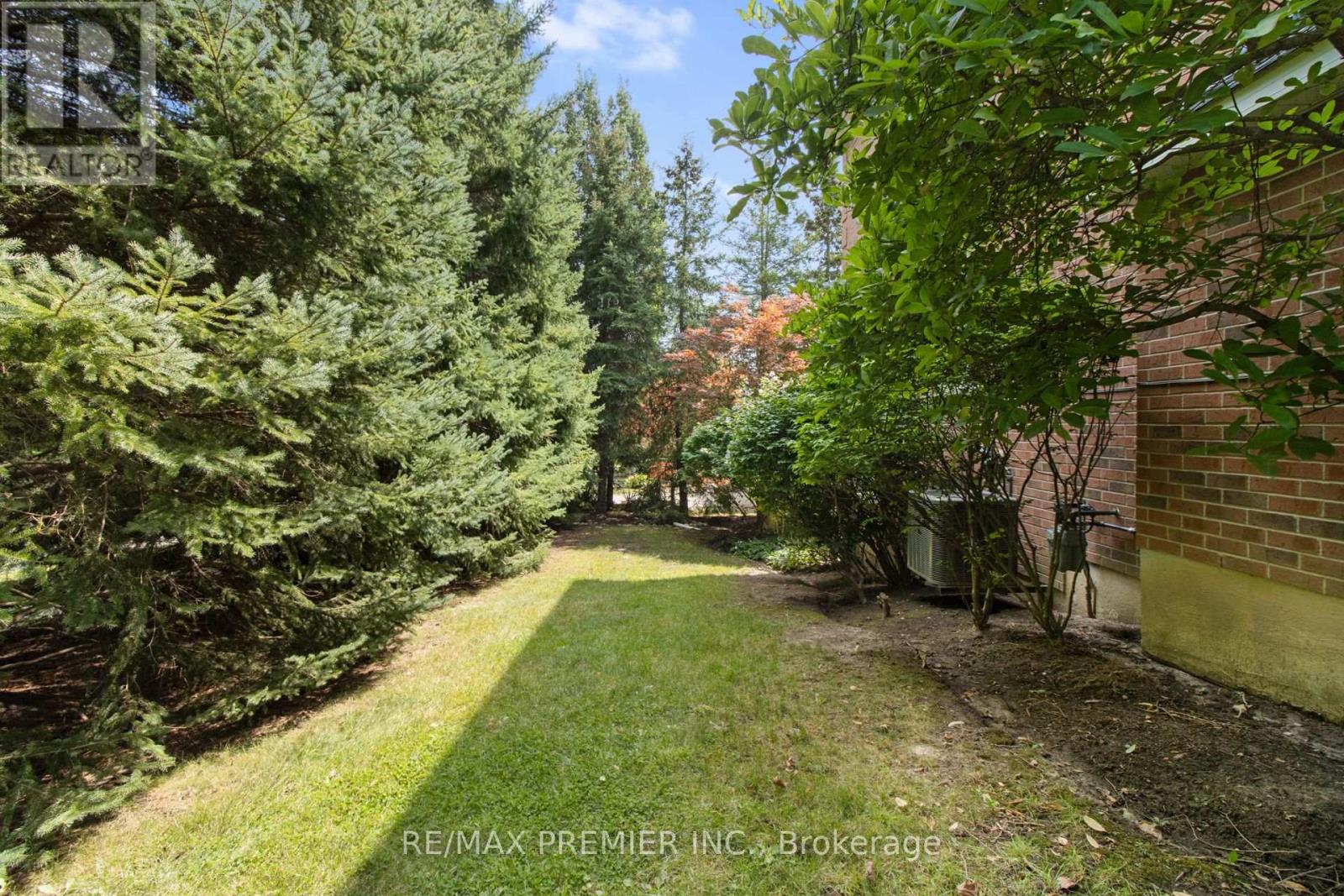 19 Stockdale Crescent, Richmond Hill (North Richvale), Ontario  L4C 3T1 - Photo 44 - N13731748
