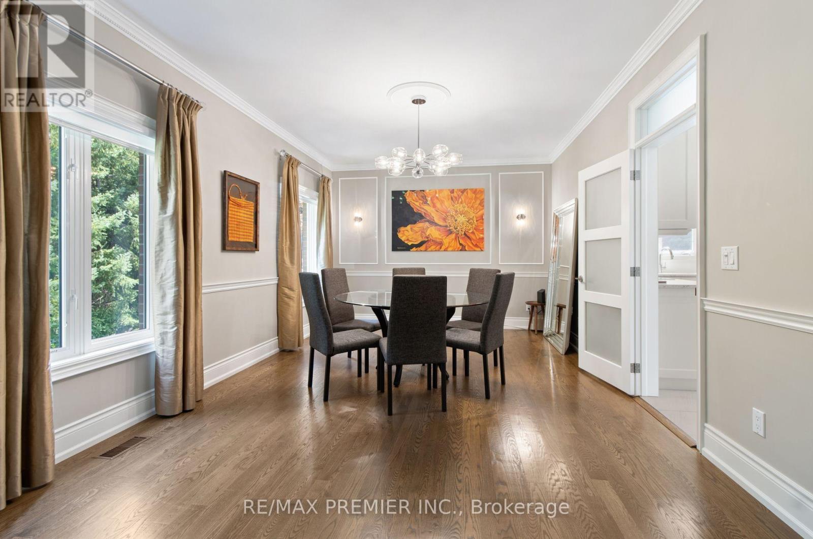 19 Stockdale Crescent, Richmond Hill (North Richvale), Ontario  L4C 3T1 - Photo 8 - N13731748