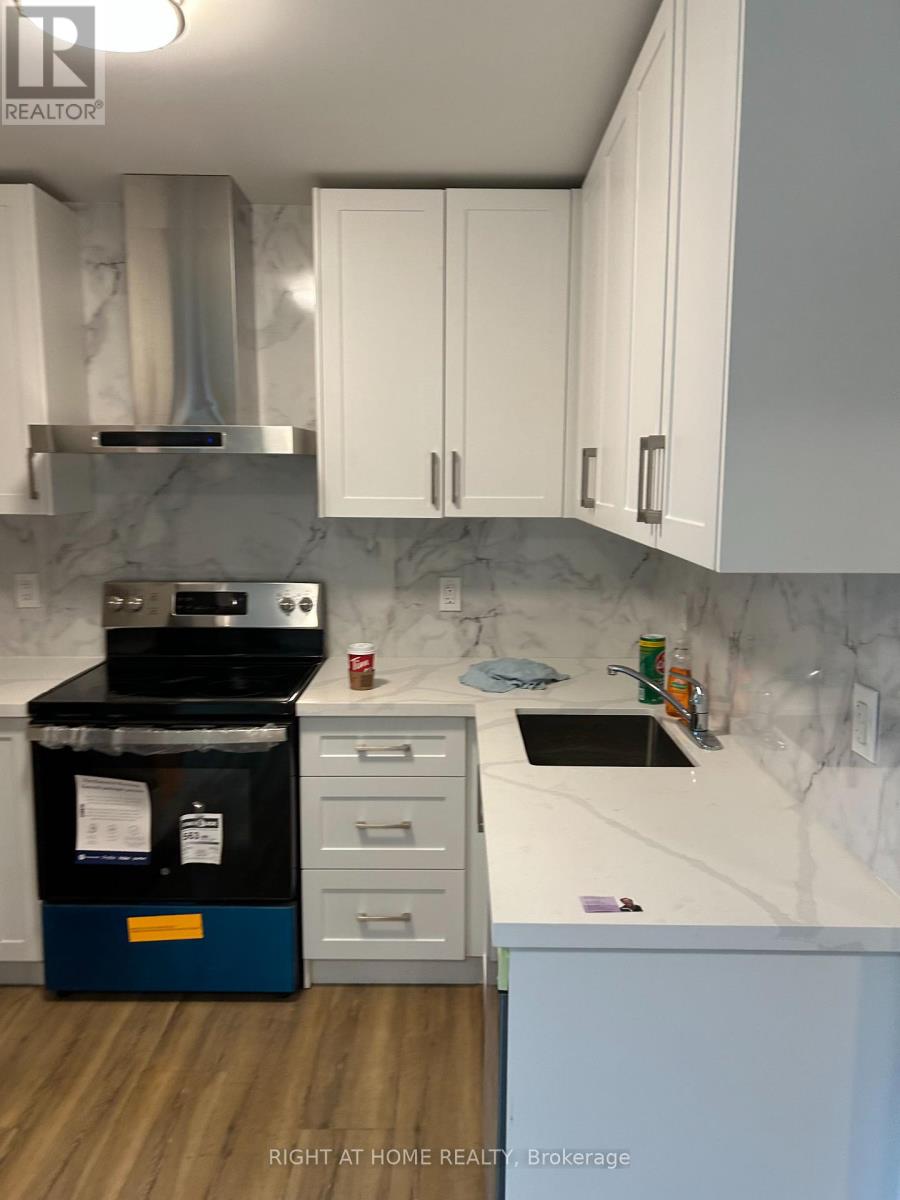 Garden Suite - 875 Bathurst Street, Toronto, Ontario M5R 3G2 - Photo 4 - C13719120