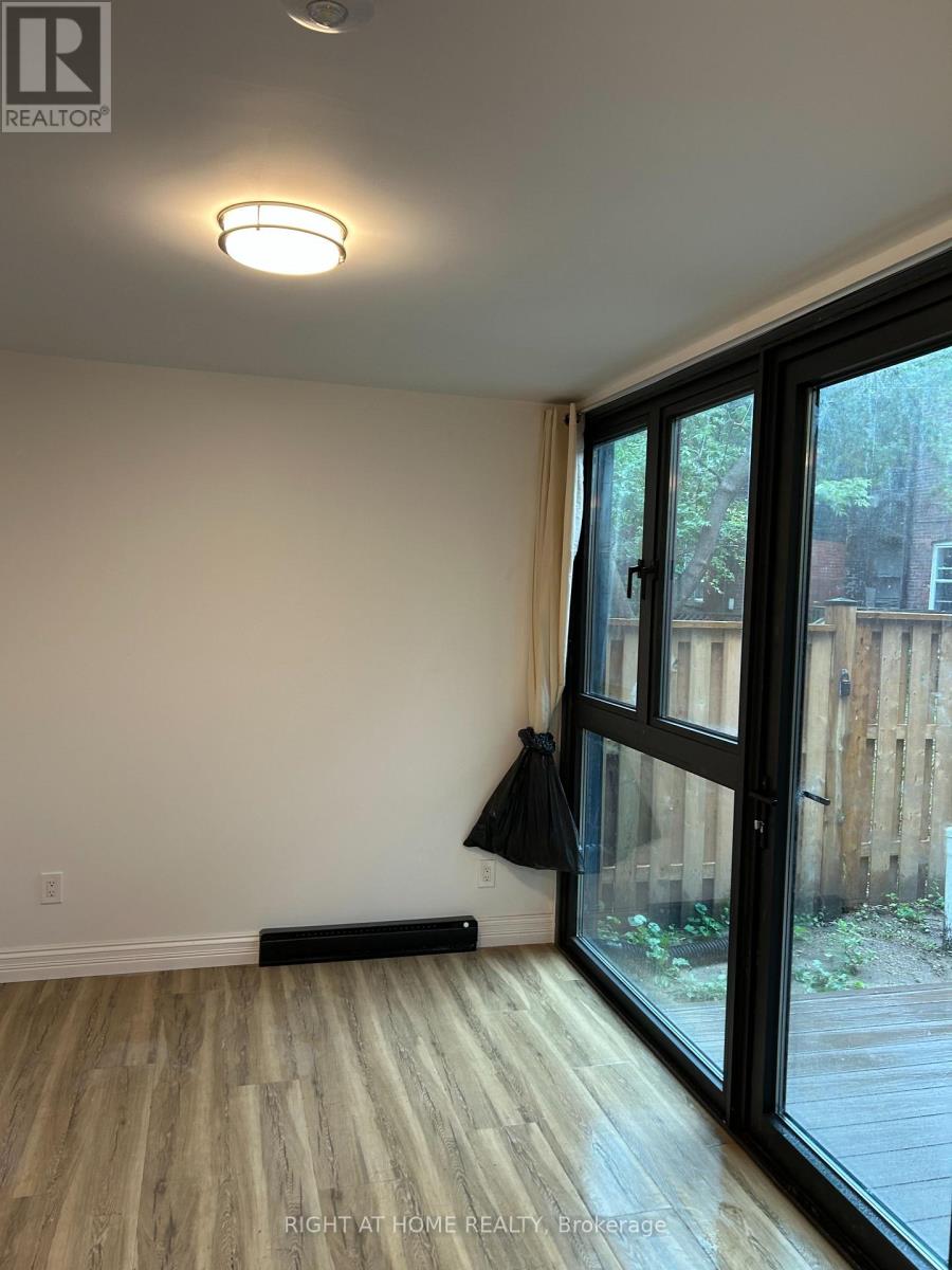 Garden Suite - 875 Bathurst Street, Toronto, Ontario M5R 3G2 - Photo 11 - C13719120