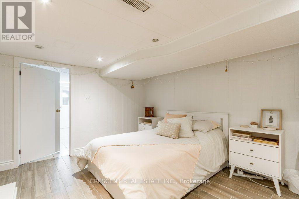 Lower - 603 Saint Clarens Avenue, Toronto, Ontario  M6H 3W8 - Photo 2 - W13731674