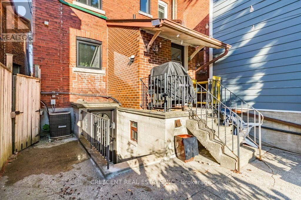 Lower - 603 Saint Clarens Avenue, Toronto, Ontario  M6H 3W8 - Photo 23 - W13731674