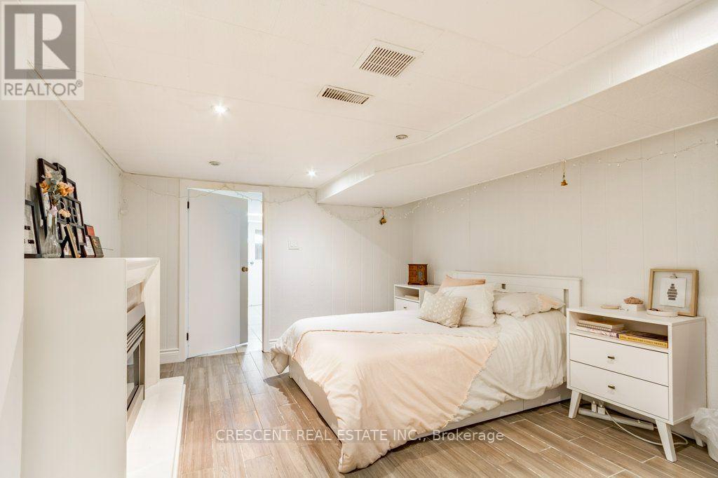 Lower - 603 Saint Clarens Avenue, Toronto, Ontario  M6H 3W8 - Photo 5 - W13731674