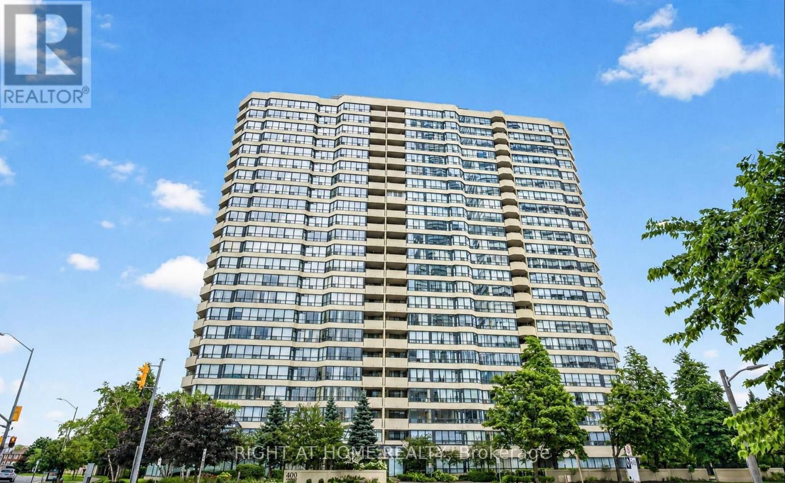 905 - 400 Webb Drive, Mississauga, Ontario  L5B 3Z7 - Photo 2 - W13731694
