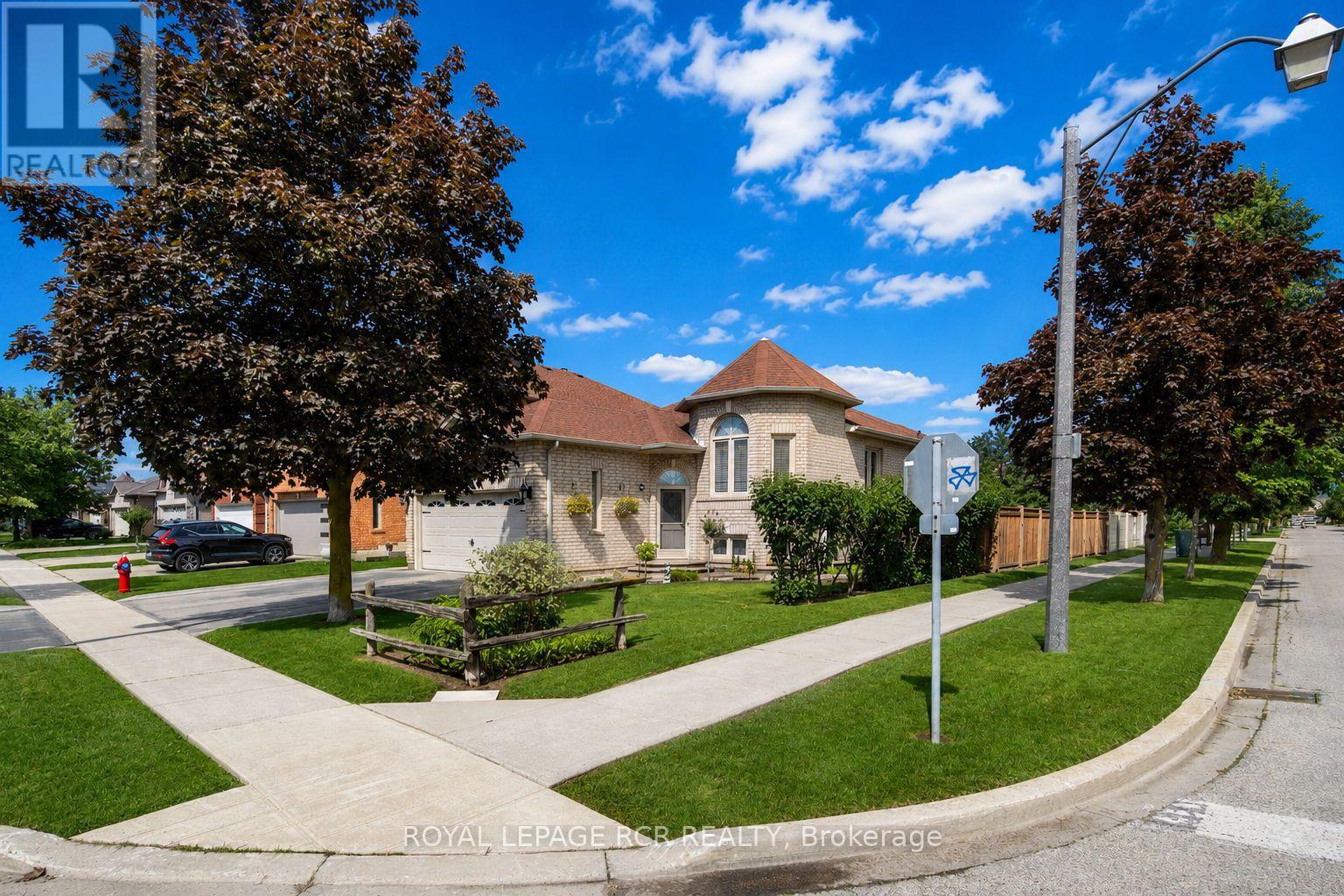 65 Royalton Drive, Caledon, Ontario  L7E 2G5 - Photo 1 - W13731794