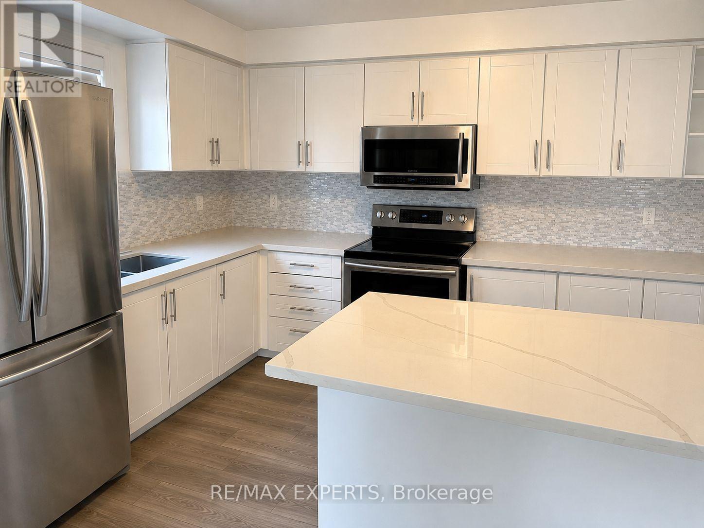 5864 Delle Donne Drive, Mississauga, Ontario  L5M 7A3 - Photo 4 - W13667110