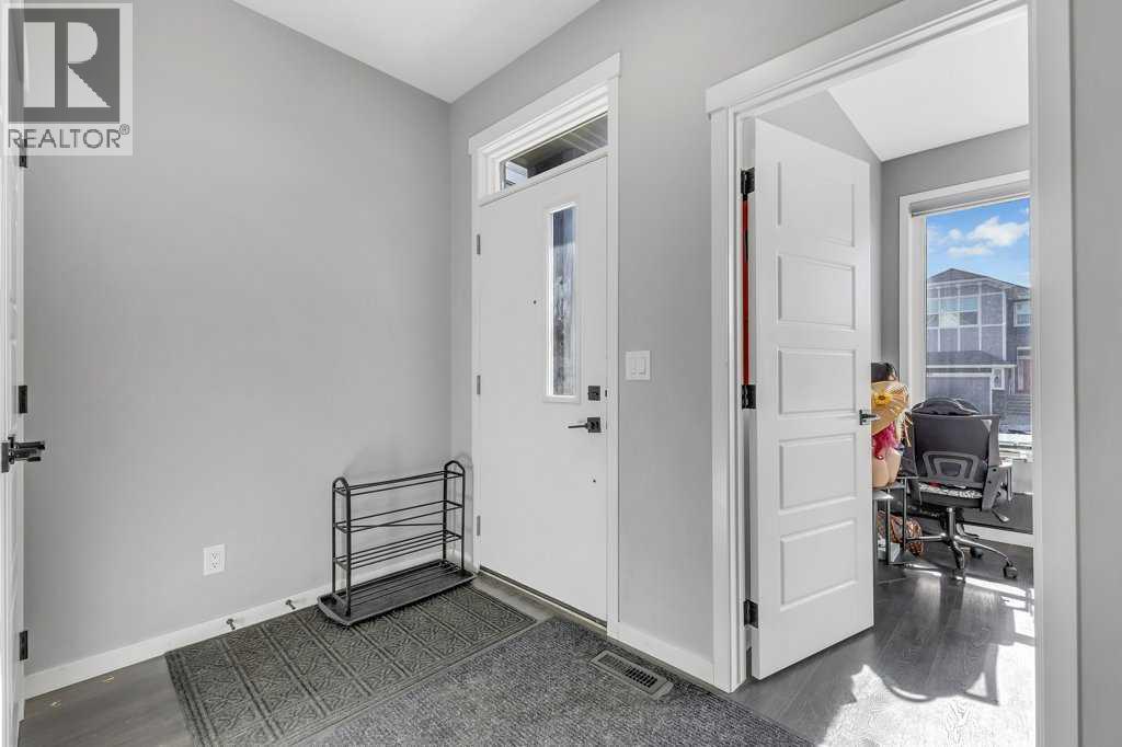 120 Belmont Villas Sw, Calgary, Alberta  T2X 4W5 - Photo 3 - A2304492