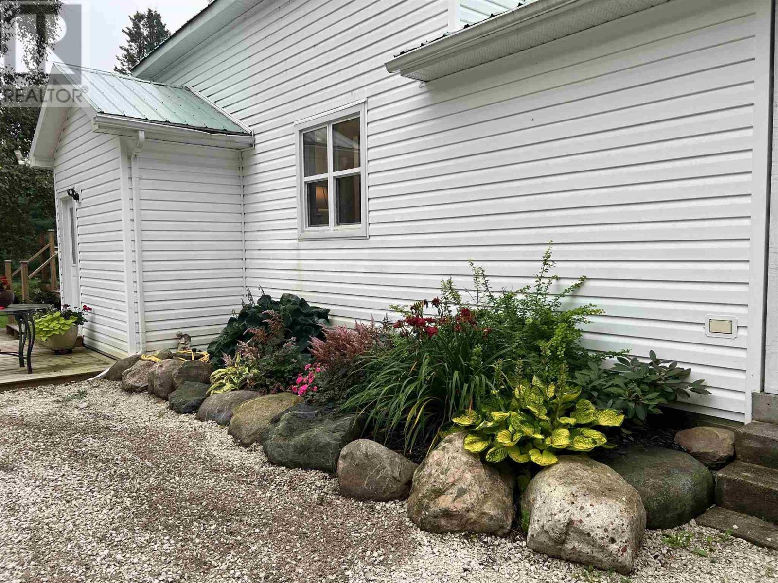 26 Centre Line Rd, Bruce Mines, Ontario P0R 1C0 - Photo 10 - SM262378