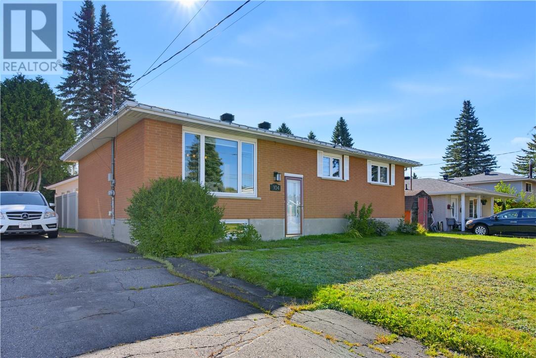 104 Newton Crescent, Garson, Ontario