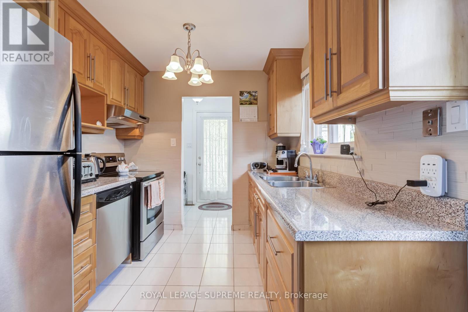 7236 Meyer Drive, Mississauga, Ontario  L4T 3A9 - Photo 11 - W13605980