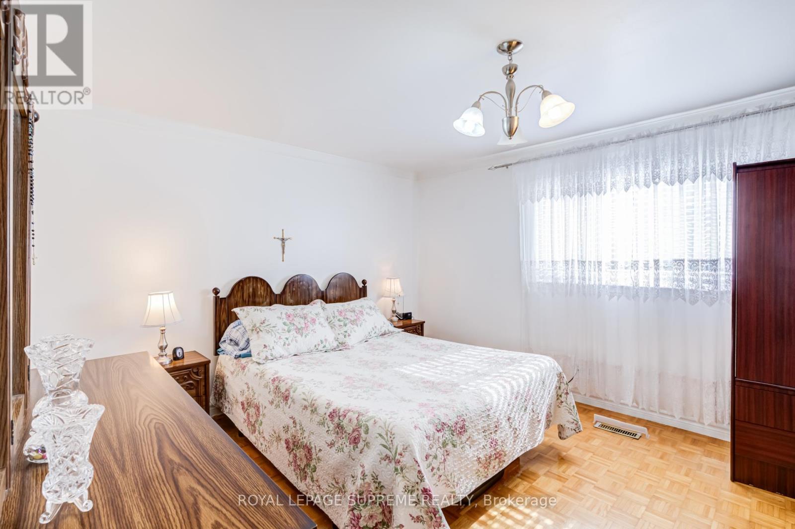 7236 Meyer Drive, Mississauga, Ontario  L4T 3A9 - Photo 15 - W13605980