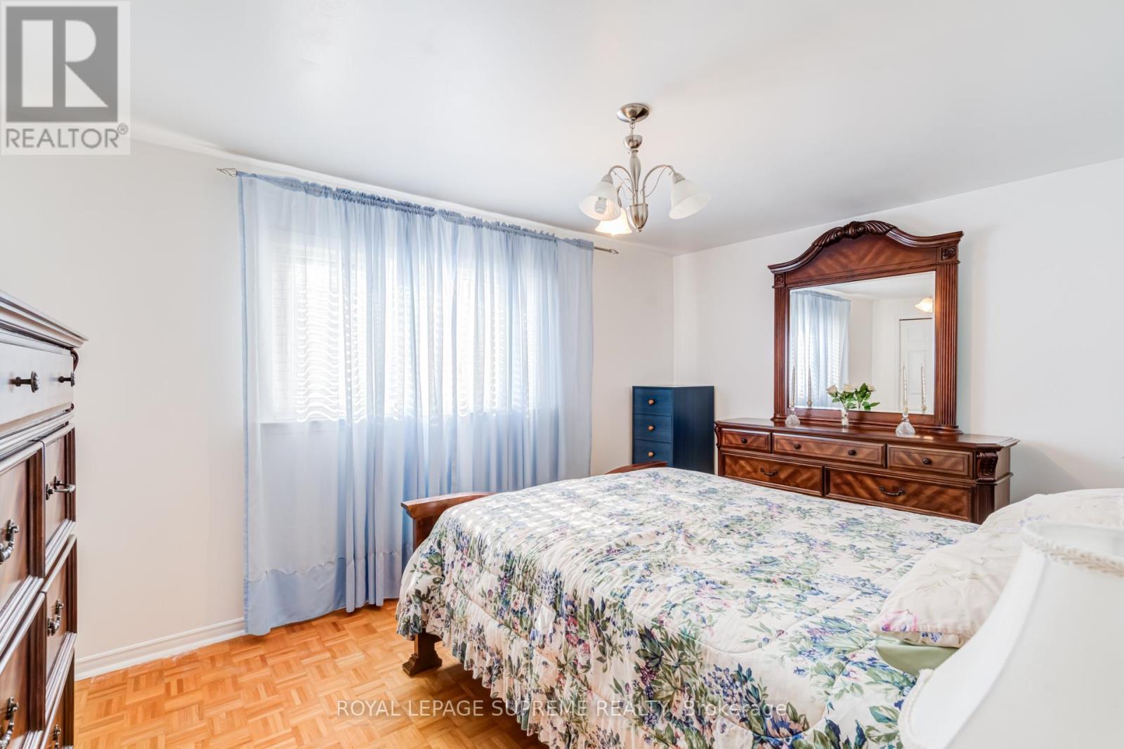 7236 Meyer Drive, Mississauga, Ontario  L4T 3A9 - Photo 19 - W13605980