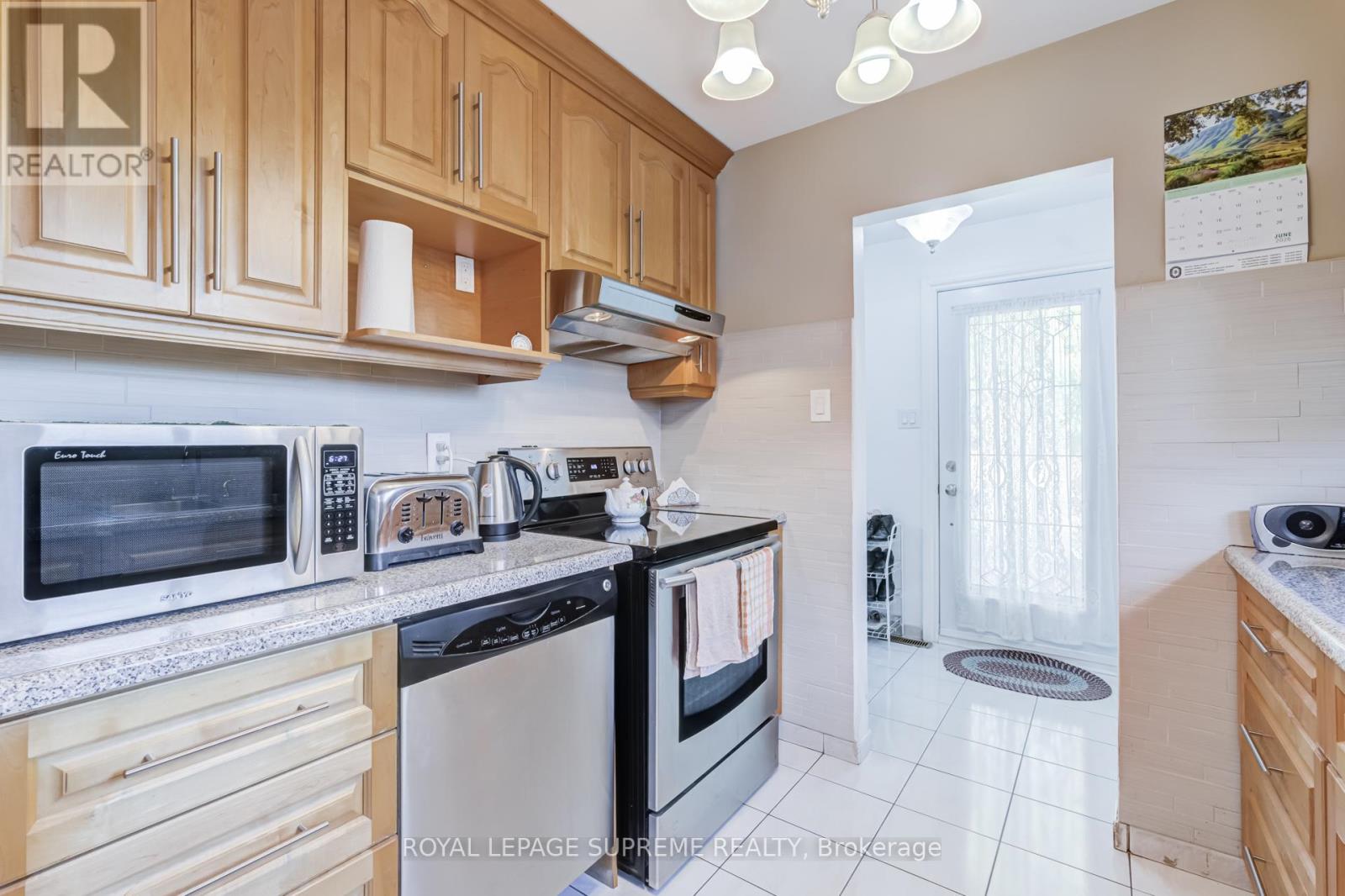 7236 Meyer Drive, Mississauga, Ontario  L4T 3A9 - Photo 12 - W13605980