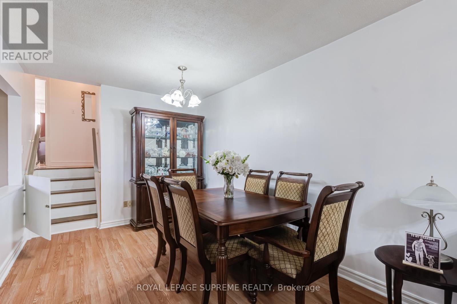 7236 Meyer Drive, Mississauga, Ontario  L4T 3A9 - Photo 7 - W13605980