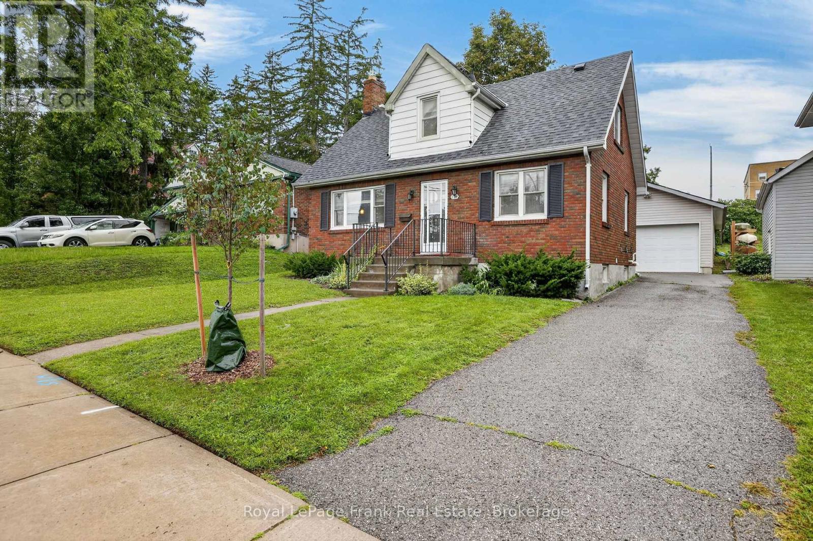 174 Sophia Street, Peterborough, Ontario  K9H 1E5 - Photo 2 - X13731820