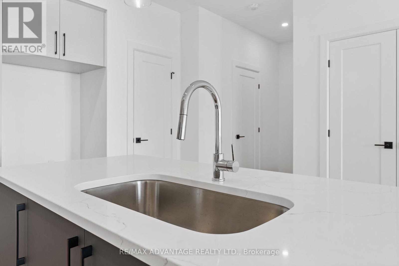 3363 David Milne Way, London South, Ontario  N6L 0B9 - Photo 12 - X13731844