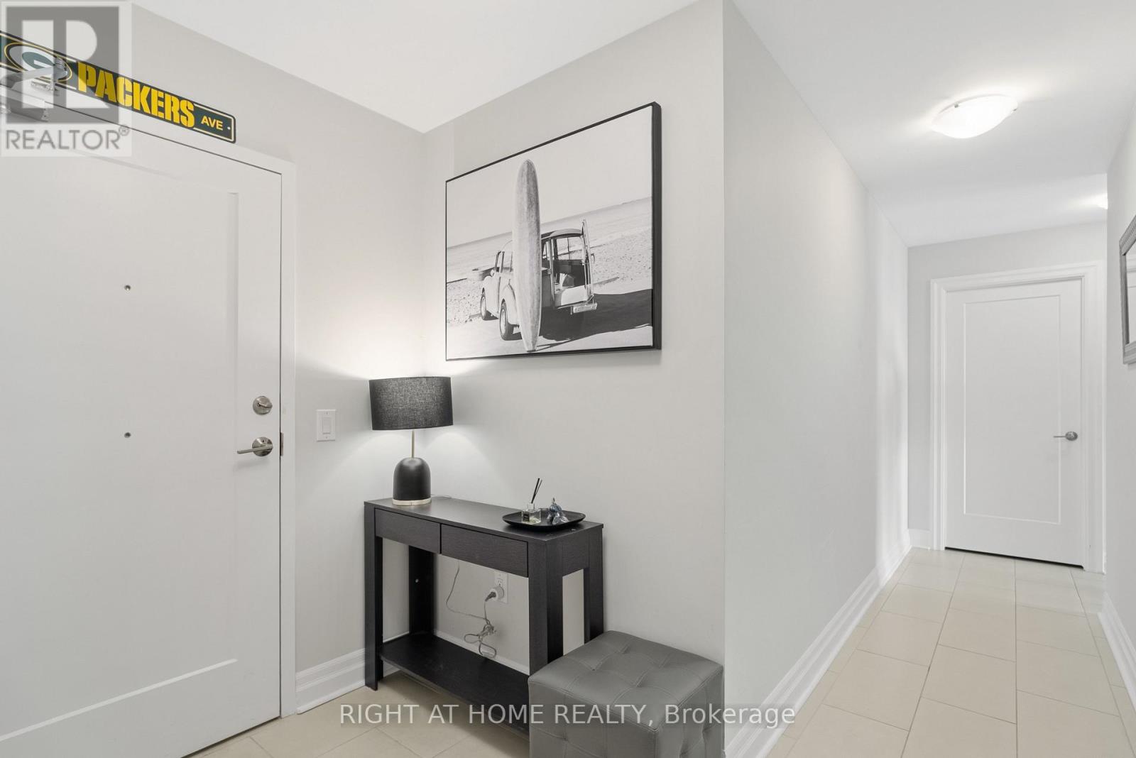 1709 - 505 Talbot Street, London East, Ontario  N6A 2S6 - Photo 2 - X13732094
