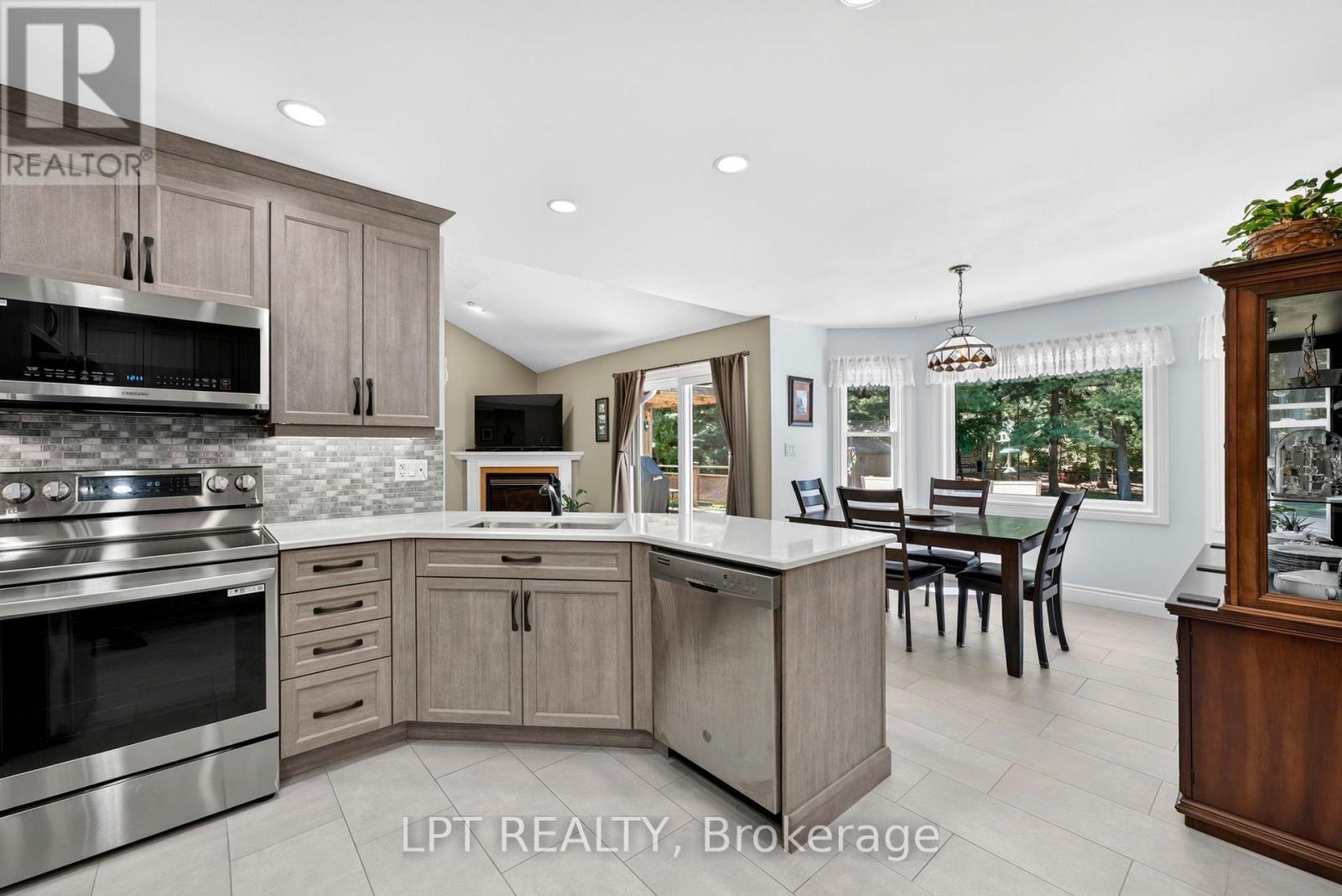 10011 Jenna Road, Lambton Shores, Ontario  N0M 1T0 - Photo 16 - X13732104