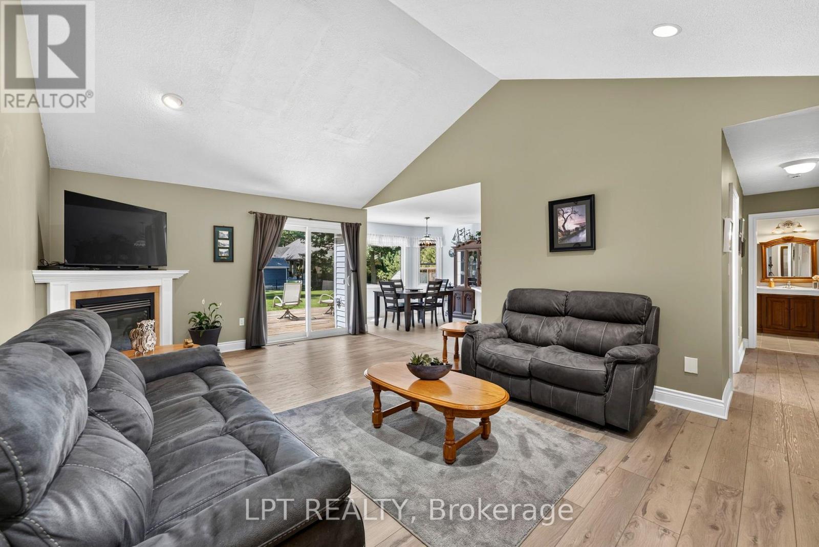 10011 Jenna Road, Lambton Shores, Ontario  N0M 1T0 - Photo 8 - X13732104