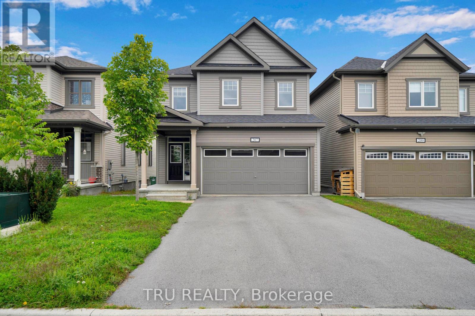 207 QUARTER HORSE STREET, ottawa, Ontario