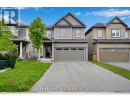 207 QUARTER HORSE STREET, Ottawa, Ontario