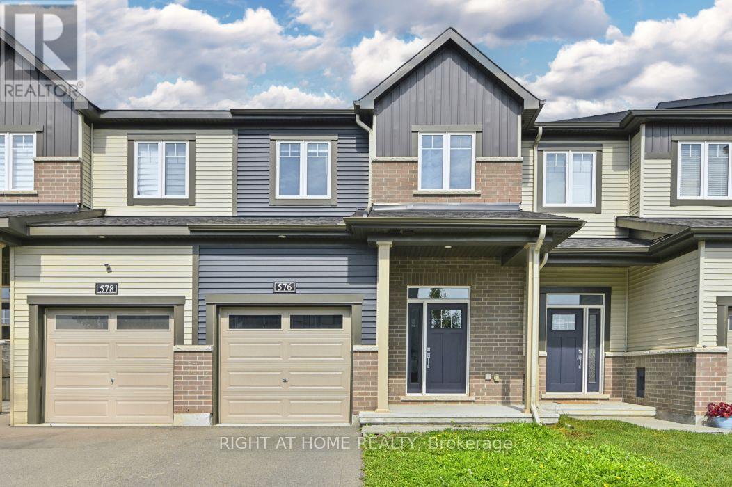 576 PROMINENCE WAY, ottawa, Ontario