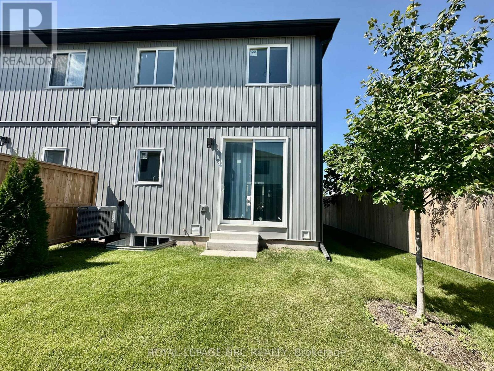 30 - 121a Moffatt Street, St. Catharines, Ontario  L2P 0G4 - Photo 4 - X13731816