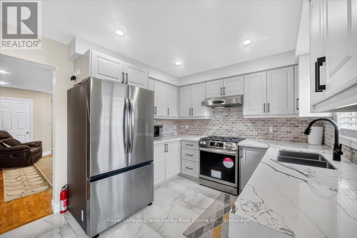 43 Coppermill Drive, Brampton, Ontario  L7A 1N1 - Photo 8 - W13731874