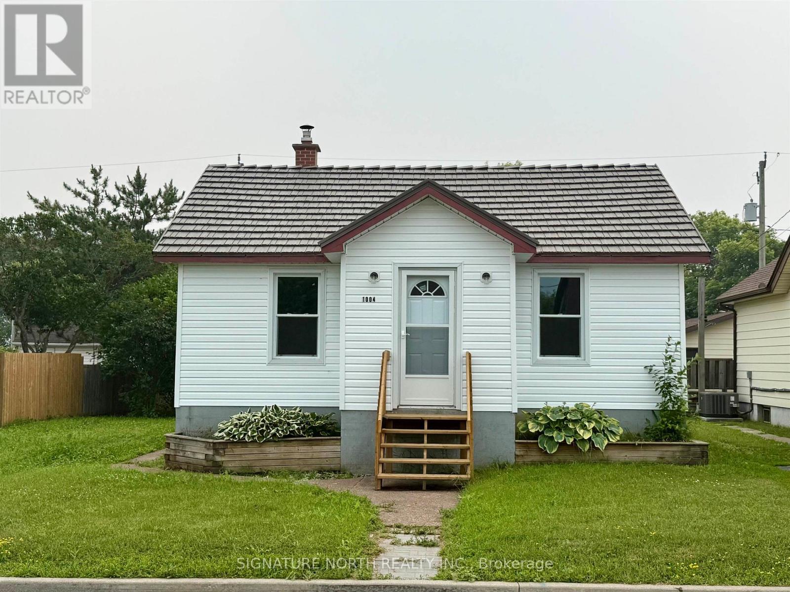 1004 GORE STREET W, Thunder Bay, Ontario