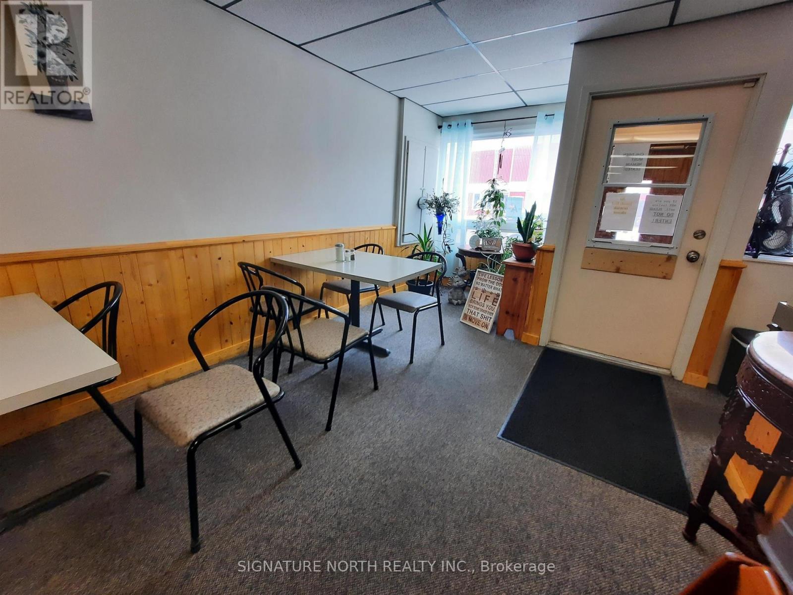 209 Main St — photo 3