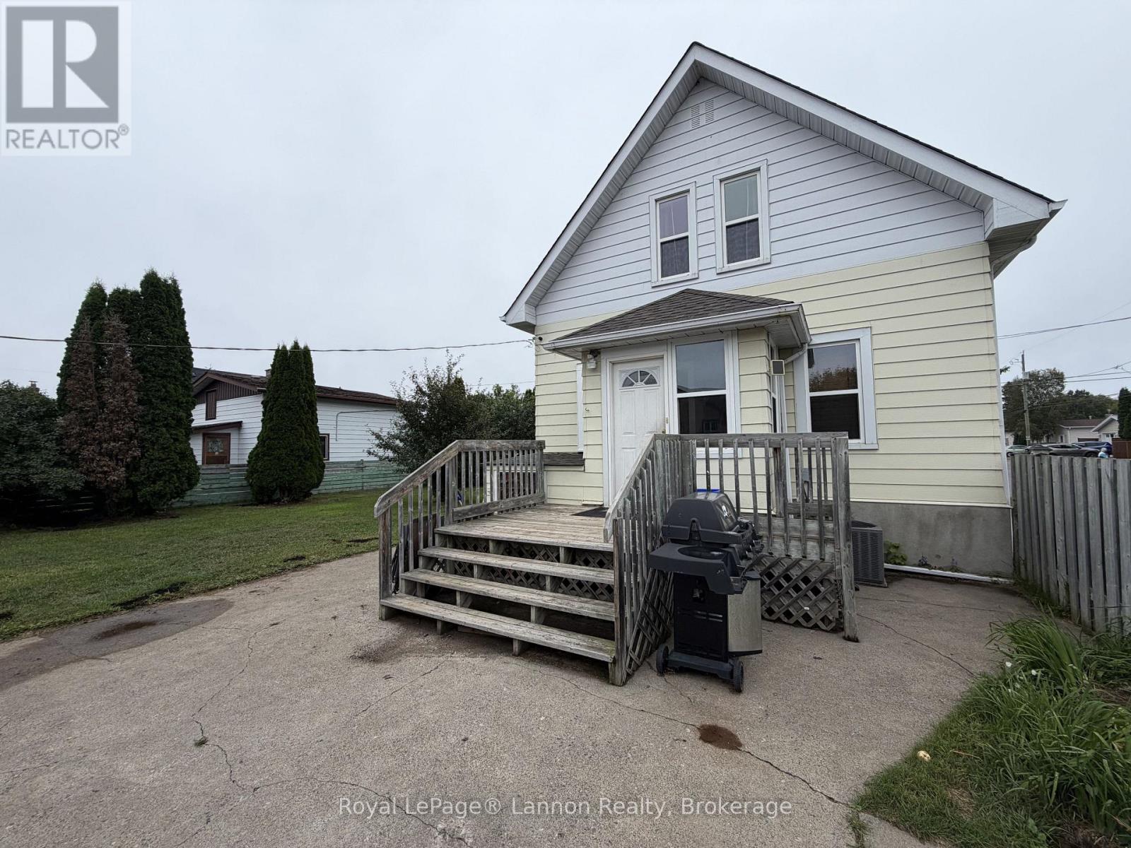 279 DEWE AVENUE, Thunder Bay, Ontario