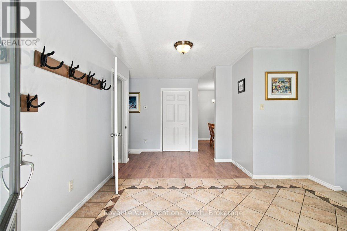 6 Royal Beech Drive, Wasaga Beach, Ontario  L9Z 1H1 - Photo 5 - S13731138