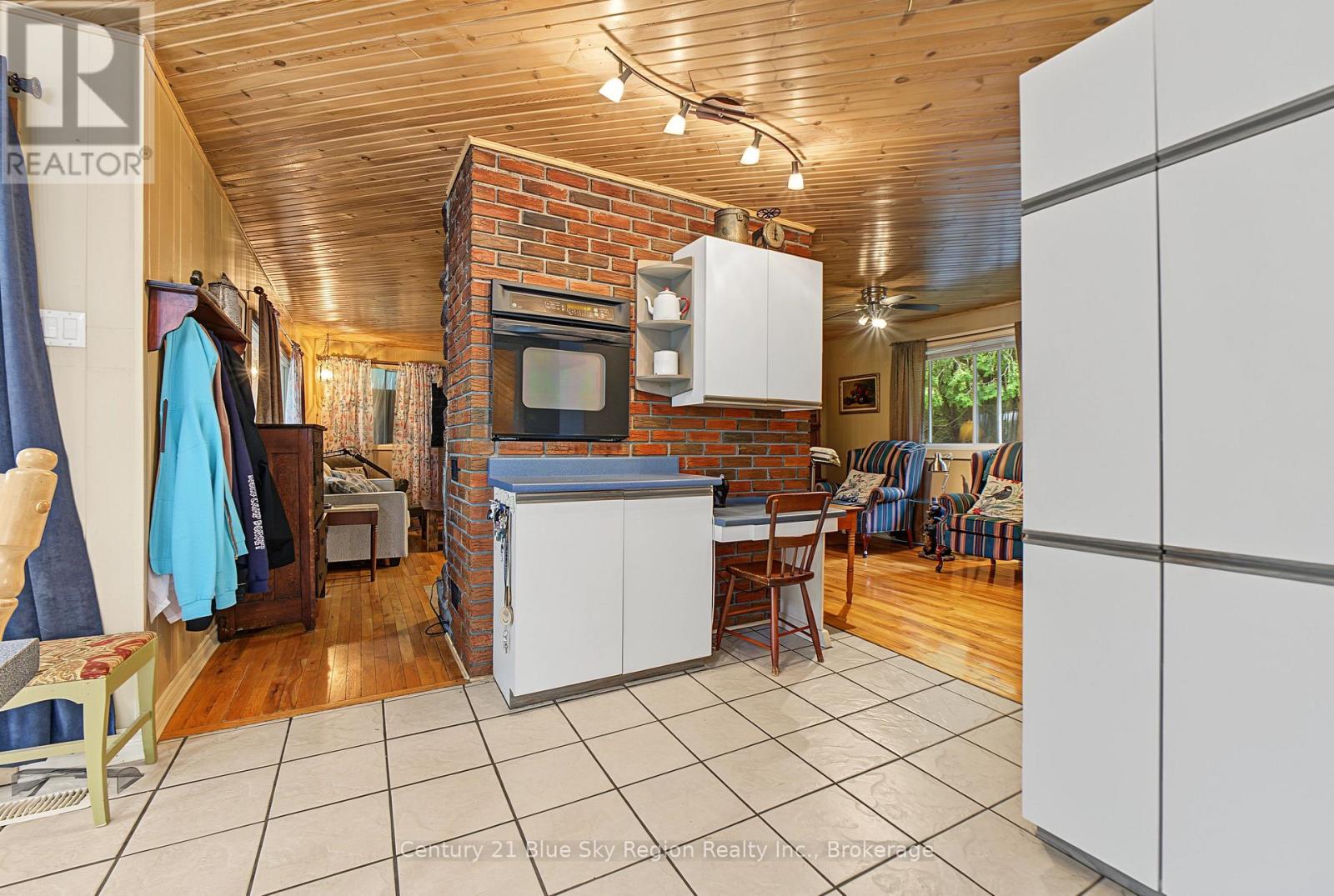 5065 Highway 11 N, Temagami, Ontario  P1B 8G3 - Photo 18 - X13731878