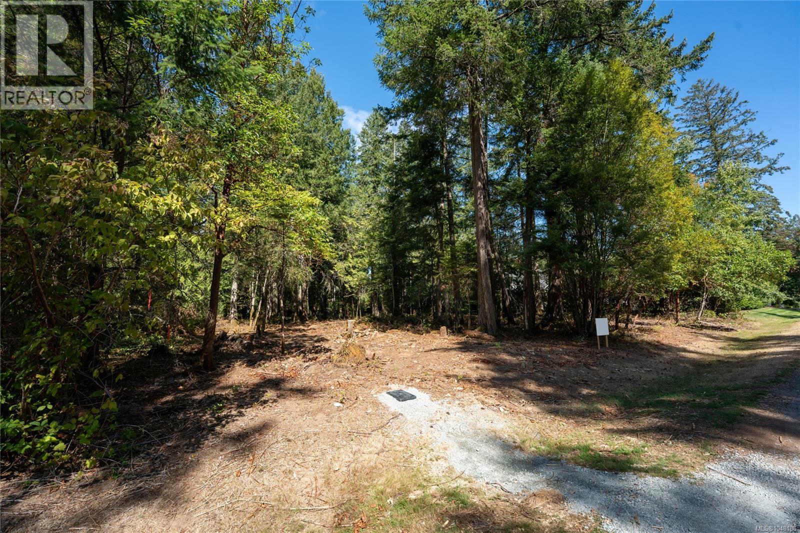 750 Dalkeith Ave, North Saanich, British Columbia  V8L 5G7 - Photo 1 - 1048188