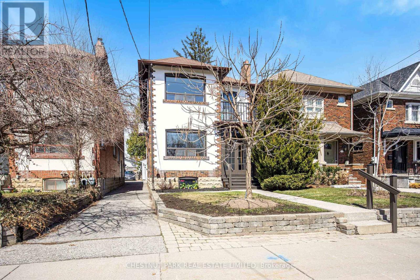 UPPER - 54 MCNAIRN AVENUE, Toronto, Ontario